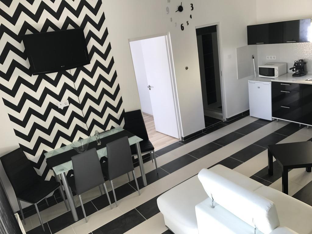 Corner Apartman 1 Daire Siófok Dış mekan fotoğraf